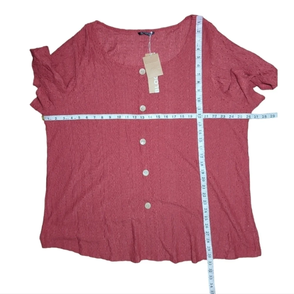NWT BloomChic Texture Button Detail Top Size 22-24 / 3X - Picture 7 of 7